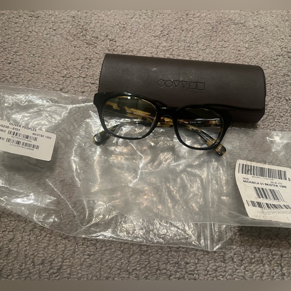 Oliver Peoples NWT Michaela Optical Eyeglasses with Case - Picture 2 of 8